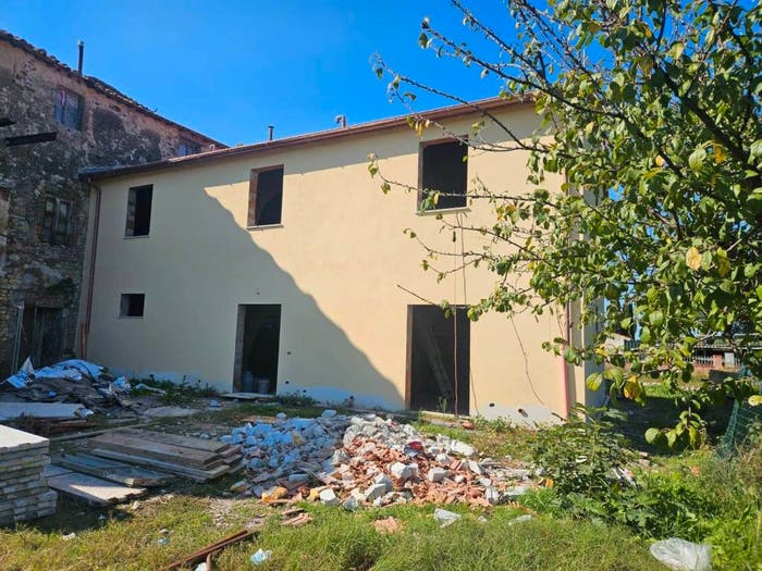 Casa con 6 locali in vendita in Campiglia Marittima
