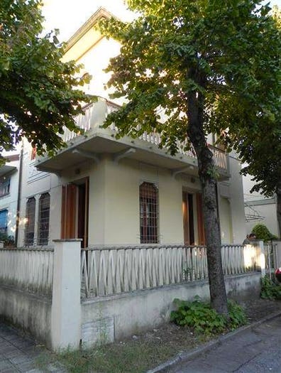 Casa con 6 locali in vendita in Camaiore Paese, Camaiore