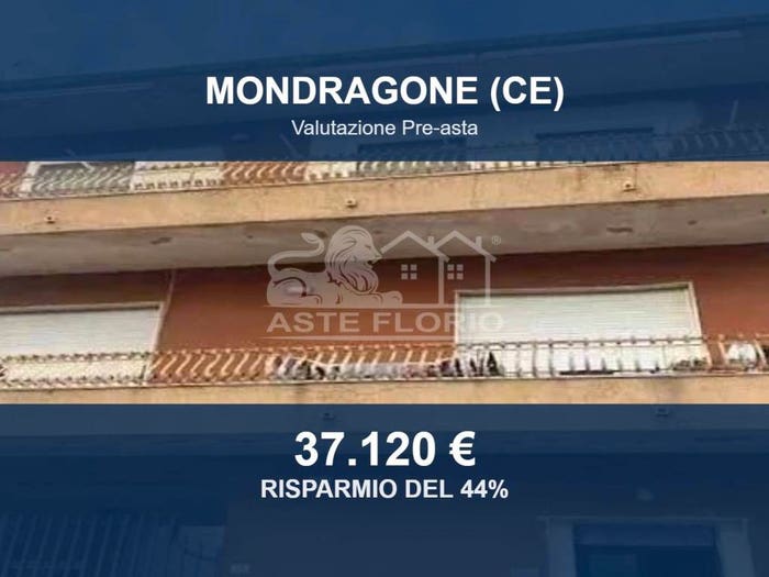 Appartamento con 5 locali in vendita in Via Emilio Salgari, Mondragone
