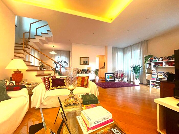 Casa con 6 locali in vendita in Via Antonio Rosmini, Pietà, Prato