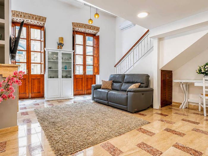 Appartamento quadrilocale in vendita in Via Giovanni Maria Angioj, Stampace, Cagliari