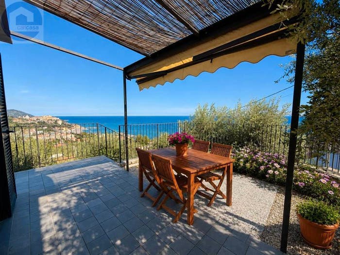 Casa quadrilocale in vendita in Salita Aicardi, Piani Torrazza, Imperia