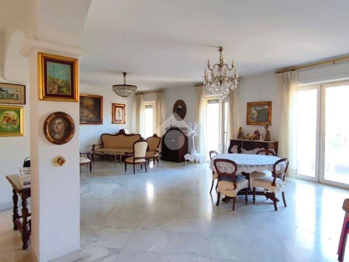 Appartamento con 5 locali in vendita in Via Stendhal, Porto Municipio, Napoli