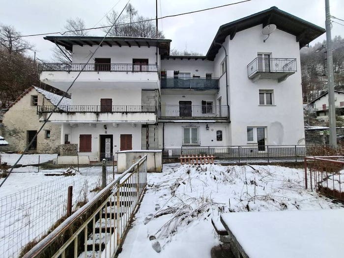 Appartamento con 6 locali in vendita in Via Folsogno, Centro, Re