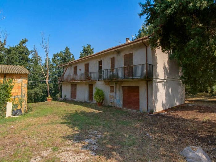 Casa con 6 locali in vendita in Tabano Montecappone, Jesi