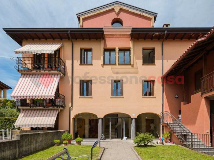 Appartamento trilocale in vendita in Via Como, Gironico Al Piano, Colverde