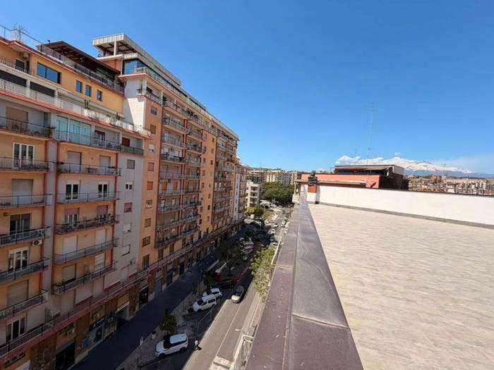 Appartamento con 5 locali in vendita in Corso delle Province, Province Veneto, Catania