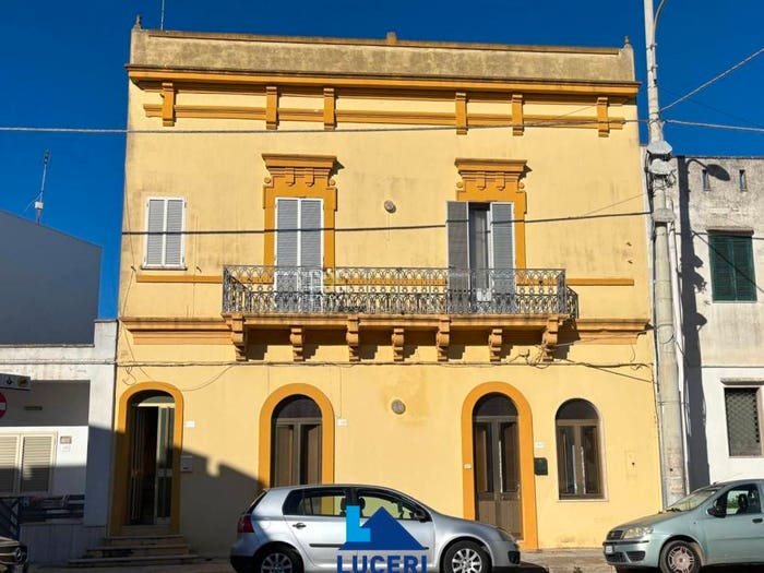 Appartamento con 5 locali in vendita in Via Roma, Alezio