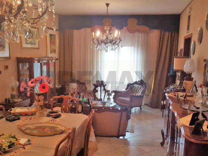 Casa con 6 locali in vendita in Via Isola Dranza, Centro, Calascibetta