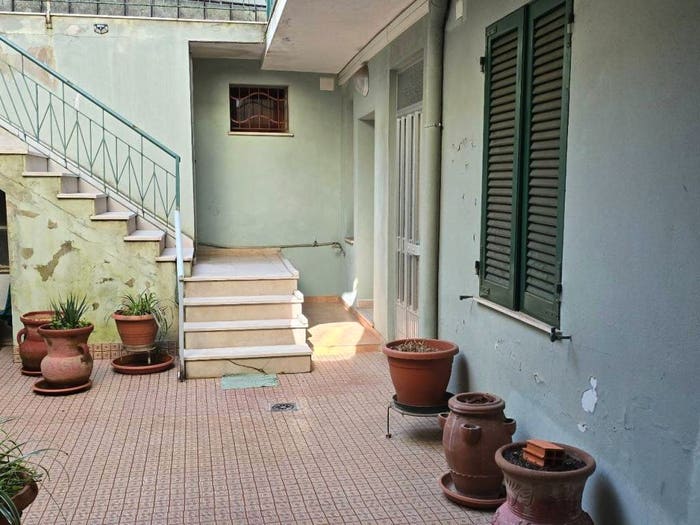 Casa con 6 locali in vendita in Via Massimo d'Azeglio, Centro, Nuoro