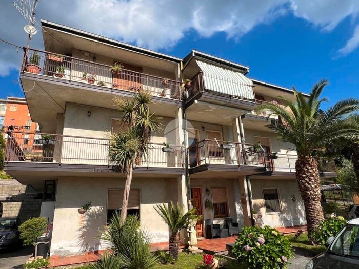 Appartamento trilocale in vendita in Via Eugenio Altomare, Centro, Rogliano