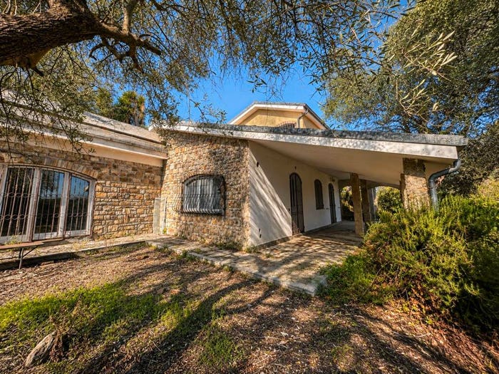Casa con 6 locali in vendita in Strada Colla, Porto Maurizio, Imperia