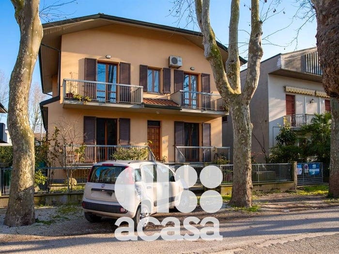 Casa con 6 locali in vendita in via giuseppe verdi, Cesenatico Levante, Cesenatico