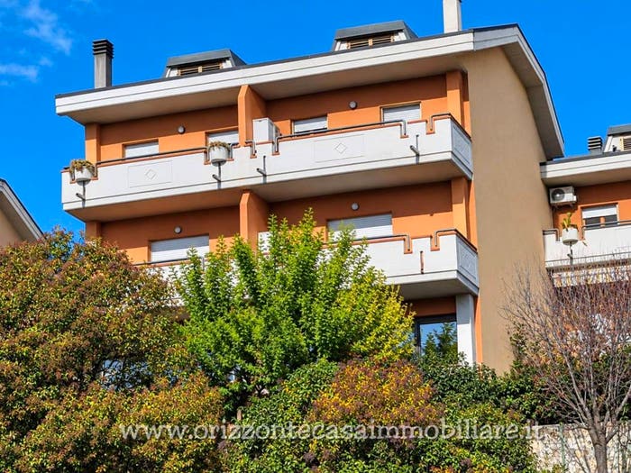 Casa con 6 locali in vendita in Ascoli Piceno
