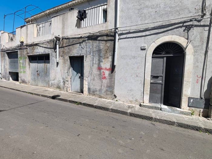 Casa con 6 locali in vendita in Via Consolazione, Borgo, Catania
