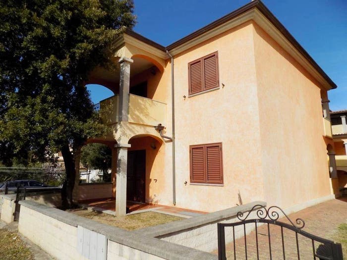 Appartamento trilocale in vendita in Via Lombardia, Centro, Torpè