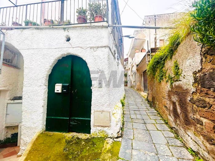 Appartamento quadrilocale in vendita in Via San Gennaro, Centro, Forio