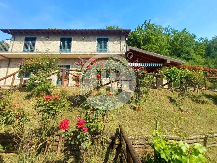 Casa con 6 locali in vendita in Pieve Fosciana
