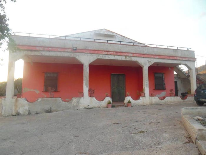 Casa quadrilocale in vendita in Floridia