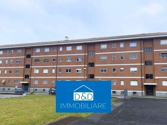 Appartamento quadrilocale in vendita in Via Michele Coppino, Centro, Orbassano