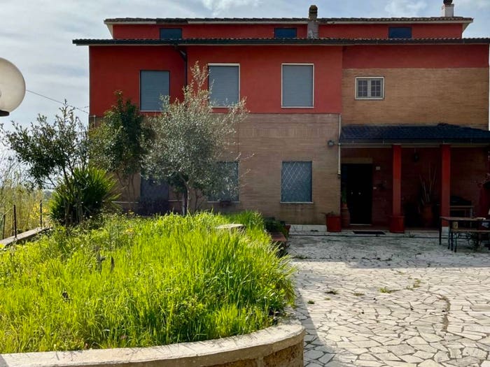 Casa con 6 locali in vendita in Via Tiberina, Nazzano