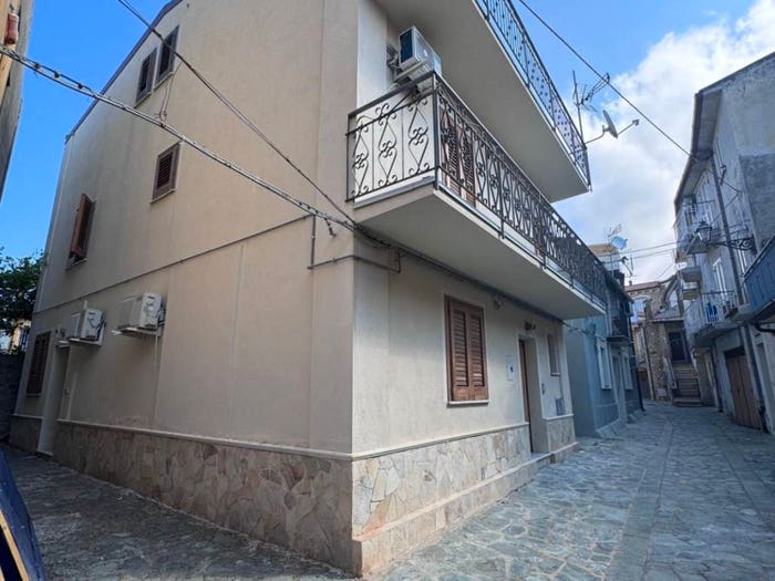 Casa con 6 locali in vendita in Via Napoli, Castiglione Marittimo, Falerna