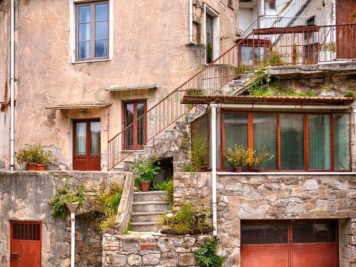 Casa con 5 locali in vendita in via Giano Anisio, Centro, Domicella