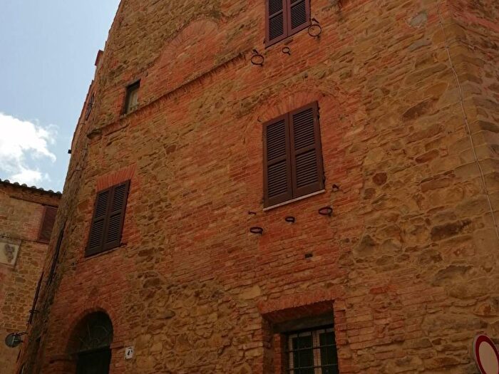 Casa con 6 locali in vendita in Via Tommaso Rossini, Centro, Paciano