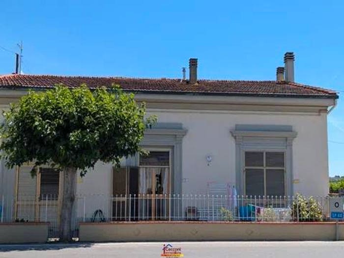 Casa con 6 locali in vendita in Via Settembre, Cerreto Guidi