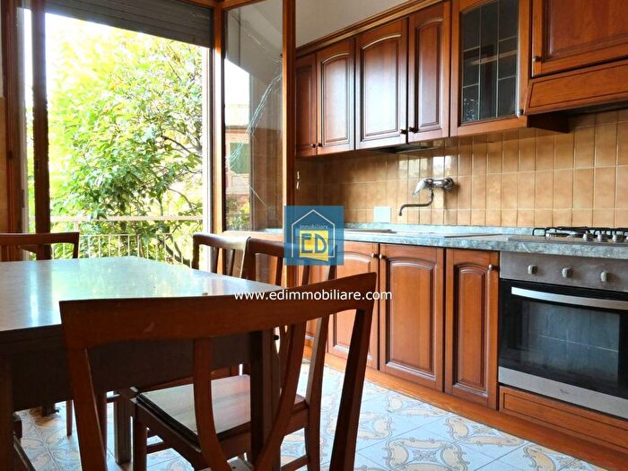 Appartamento con 6 locali in vendita in Via Padova, Villapiana La Rusca Via Mignone, Savona