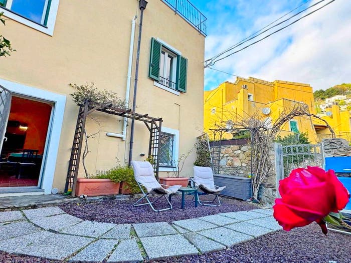 Casa con 6 locali in vendita in Via per Calizzano, Finale Ligure