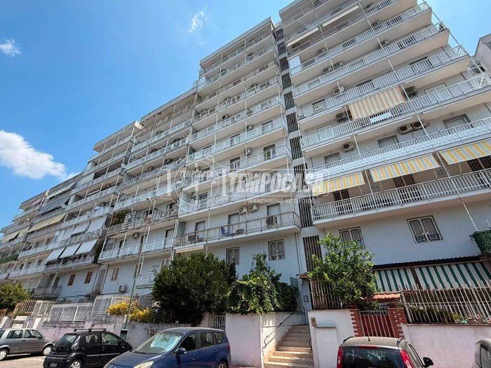 Appartamento quadrilocale in vendita in Via Galileo Galilei, Scampia, Napoli