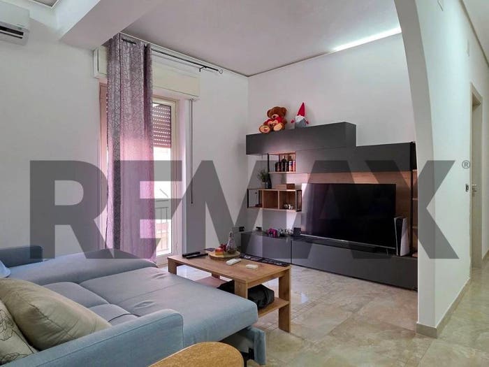 Appartamento con 6 locali in vendita in Via Giuga, Rosolini