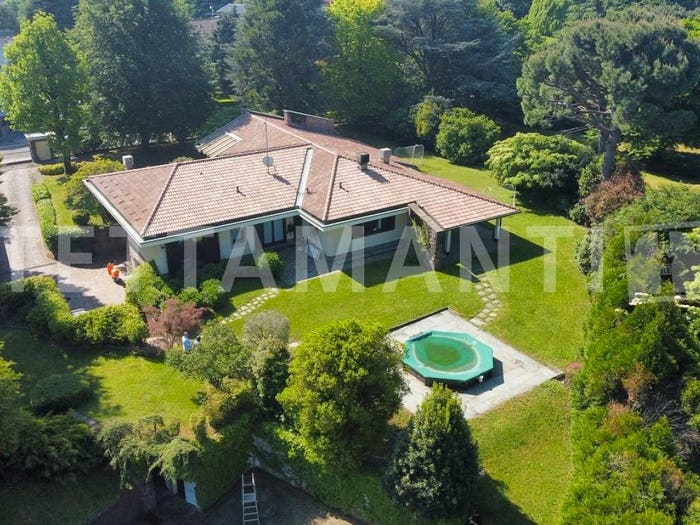 Appartamento con 6 locali in vendita in Via delle Ginestre, Brugnola, Cantù