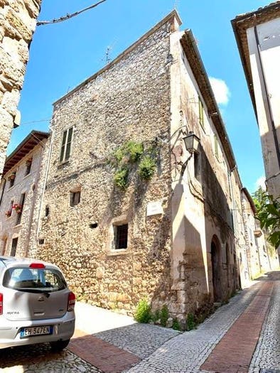 Casa con 6 locali in vendita in Via Carlo Alberto, Centro, Veroli