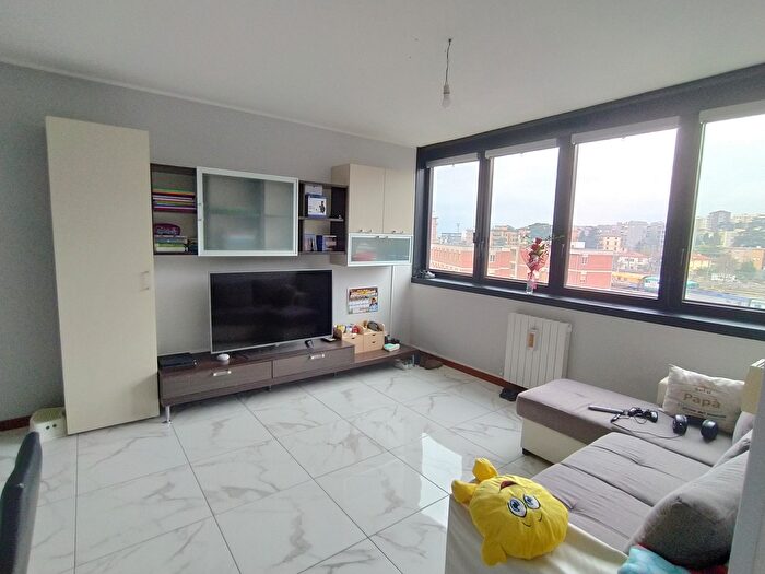 Appartamento quadrilocale in vendita in Largo Folconi, Savona