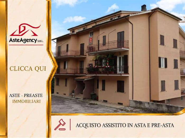 Appartamento con 6 locali in vendita in Via Parisiani, Centro, Camerino