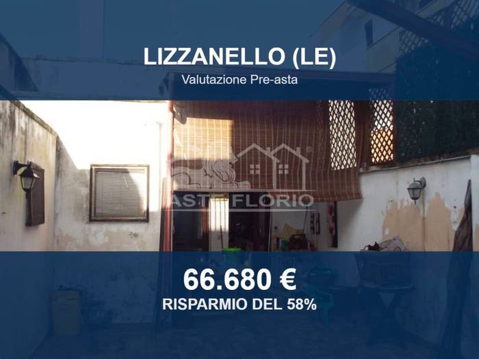 Casa con 6 locali in vendita in Via Giotto di Bondone Giotto di Bondone, Centro, Lizzanello