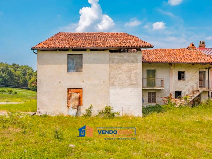 Casa quadrilocale in vendita in Strada Robè Giusta, Gandolfi Sciolli, Mondovì