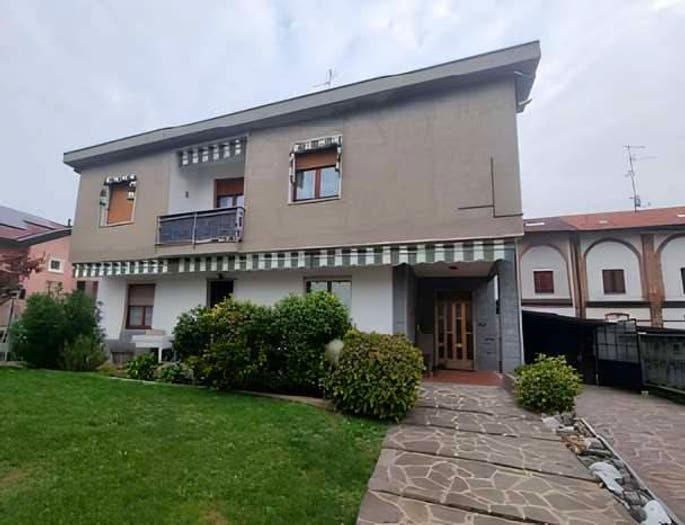 Appartamento trilocale in vendita in Via isonzo, Centro, Cogliate
