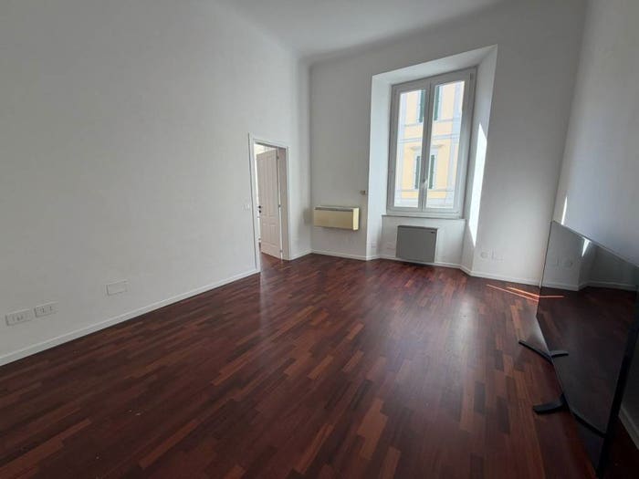 Appartamento trilocale in vendita in Corso Garibaldi, Corsi, Ancona