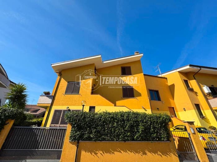 Casa quadrilocale in vendita in Via Antonella D'Aquino, Centro, Francavilla al Mare