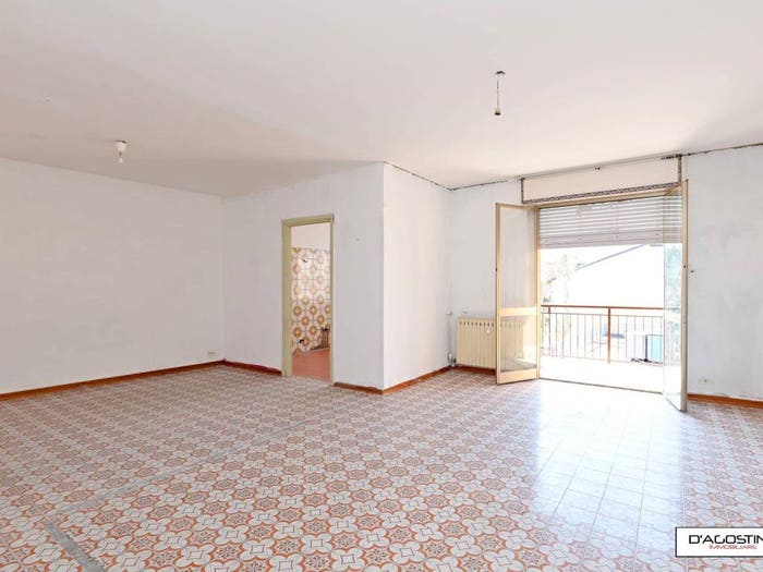 Appartamento quadrilocale in vendita in Via Milite Ignoto, Centro, Cuorgnè