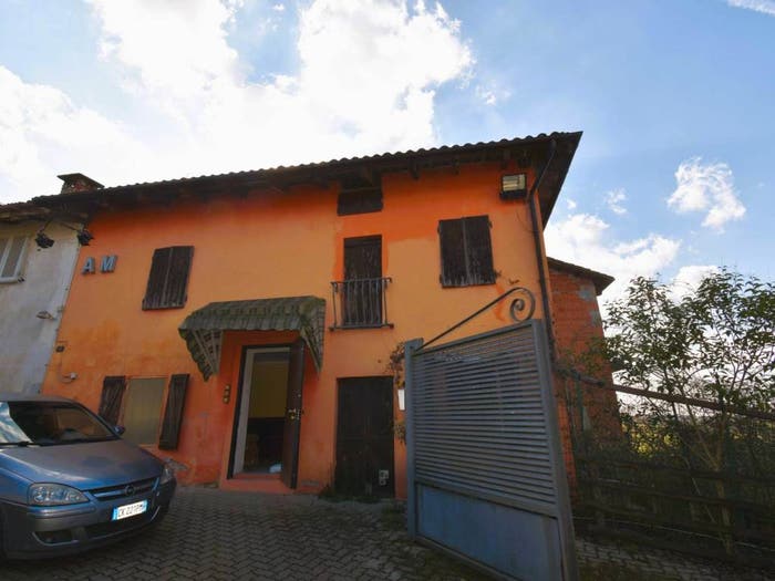 Casa con 5 locali in vendita in Via Bertola, Belveglio