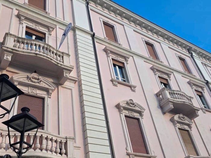 Appartamento con 5 locali in vendita in Piazza Giuseppe Garibaldi, Porta Nuova, Pescara