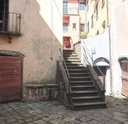 Appartamento trilocale in vendita in Centro, Bagnone