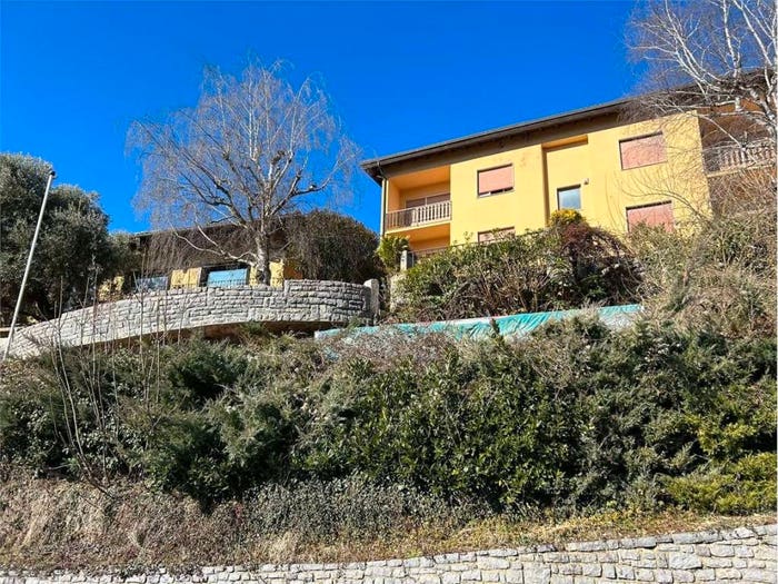 Casa con 6 locali in vendita in Via Per Ranzanico, Bianzano