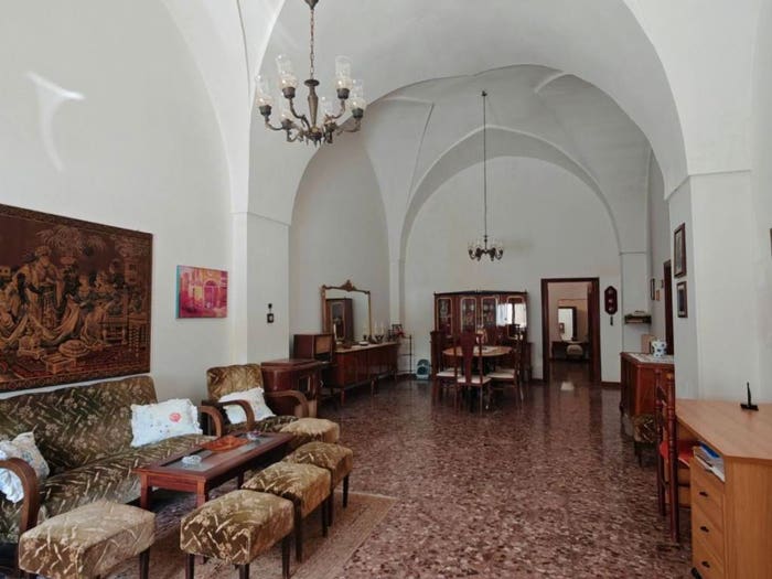 Casa con 6 locali in vendita in Via Giuseppe Mazzini, Nociglia