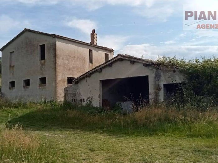 Casa con 6 locali in vendita in Via Piane Tronto, Controguerra