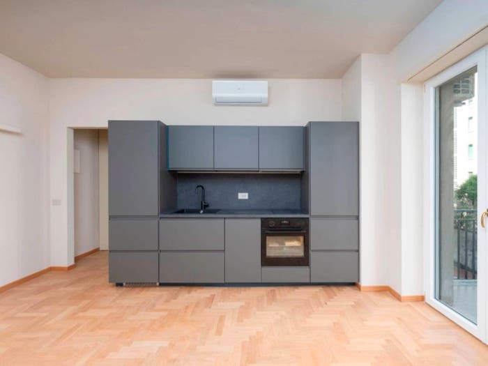 Appartamento bilocale in vendita in Via Niccolò Copernico, Centrale, Milano